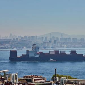 Shipping Industry Has No Easy Path Toward Decarbonization