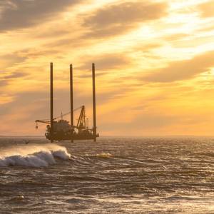 ADES' Jack-Up Barge Capsizes off Egypt Killing Four, Three Still Missing