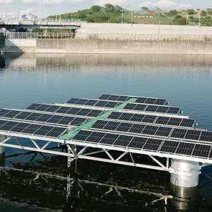 Japan’s First Offshore Solar Demonstrator Hits Water in Tokyo