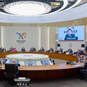 Asia-Pacific Leaders Call for Shared Trade Benefits