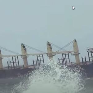 Towage Delay Confounded Bulk Carrier Stranding