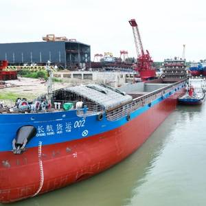 LNG-Powered Intelligent Bulk Carrier Launched in China