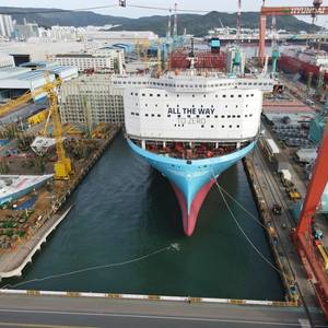 Maersk to Deploy First Large Methanol-Enabled Vessel on AE Trade