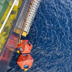 LNG Carrier Rescues Fishers in Atlantic Ocean