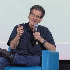 Dean Kamen Shares Insights at Panama Canal Lecture