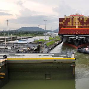 MSC Container Ship Sets Panama Canal Record