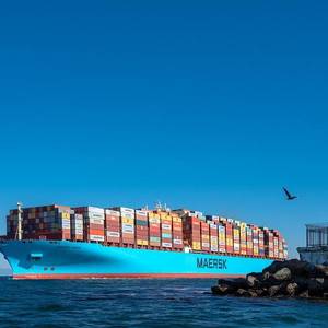 Port of Los Angeles Pays Tribute to Shipping Lines That Reduced Emissions