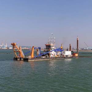 Van Oord Duo Dredging in the Prinses Amaliahaven in Rotterdam