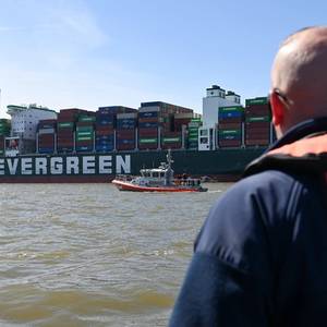 Containership Runs Aground in Chesapeake Bay