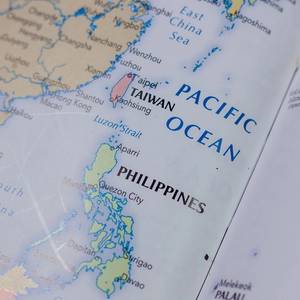 Philippine Coast Guard Confronts Chinese Ship Conducting Irregular Activities Within EEZ