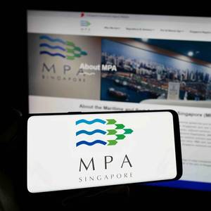 Singapore Marine Bunker Sales Dip in First Half of 2025