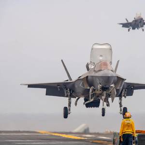 US Warships Arrive in Australia, Prep for War Games, Summit