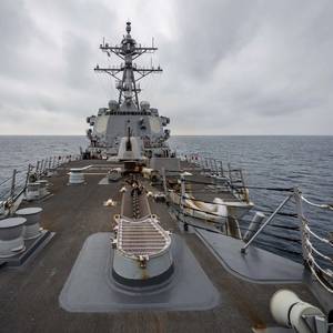 US Angers China by Sailing Destroyer Through Taiwan Strait