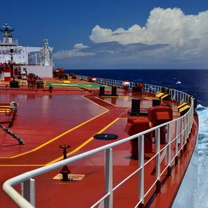 Three Tankers Shift Course from Hormuz Strait