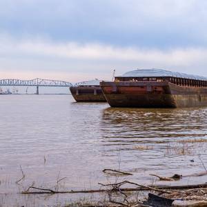 Dry Winter Forecast Spells More Trouble for Shallow Mississippi River