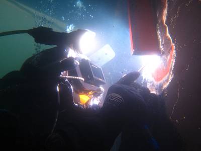 A diver performs a recent job in Rotterdam (Photo: Hydrex)