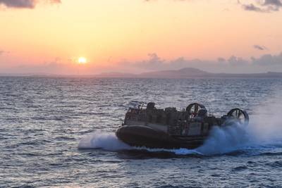 A landing craft air cushion (LCAC) in operations for the U.S. Navy. (Photo: Matthew Cavenaile / U.S. Navy)