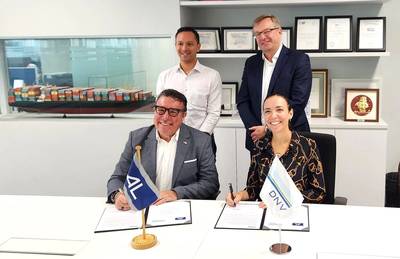  AL Group Fleet Director Tonci Zdunic and DNV’s Regional Manager South East Asia, Pacific & India, Maritime, Cristina Saenz de Santa Maria, signed a Memorandum of Understanding (MoU) in the presence of AL’s Group Sustainability and Regional Finance Director Philip Pfeiffer and Geir Dugstad, DNV’s Senior Vice President, Ship Classification & Technical Director. Under the MoU, both companies will partner to explore the feasibility of CCS on board AL’s 7,100 TEU container ships and Kamsarmax bulk c