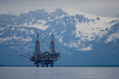An oil platform in Cook Inlet, Alaska/Image by Paul/AdobeStock