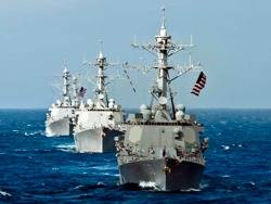 Arleigh Burke Class Destroyers: Photo credit USN