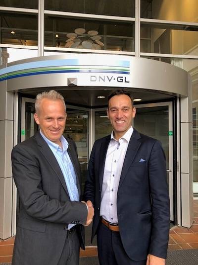 Bjørn Berger, DNV GL, left, and Glenn Edvardsen, Vesselman (Photo: DNV GL) 