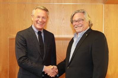 Björn Rosengren, President and CEO of Wärtsilä Corporation, with Micky Arison, Chairman of the Board of Carnival Corporation & plc (Photo: Wärtsilä)