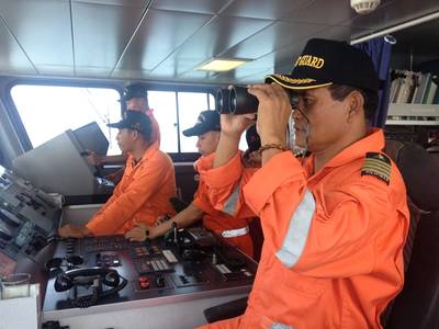 Bridge team: Photo courtesy of Philippine Coast Guard