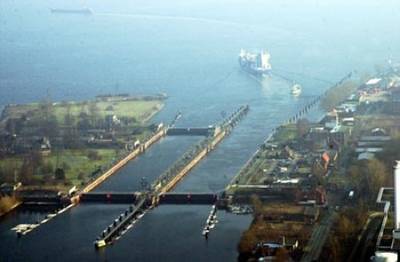 Brunsbüttel Locks: Photo credit Kiel Canal Authority