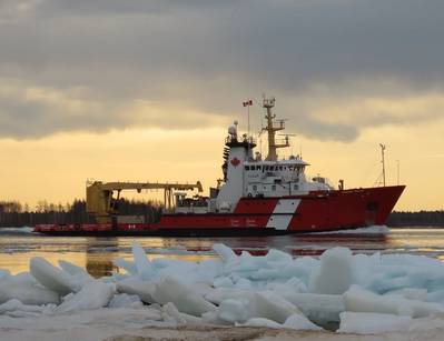 CCGS Samuel Risley performs icebreaking duties on the St. Marys River, Ontario in March 2021. (CNW Group/Canadian Coast Guard)