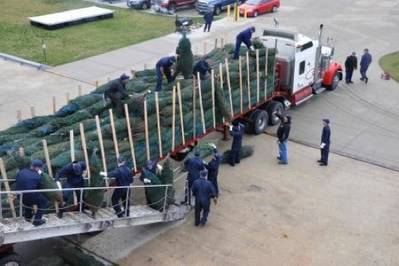 Christmas tree loading: Photo credit USCG