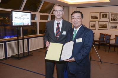 ClassNK Chairman and President Mr. Ueda (right) with Mr. Krüger, BG Verkehr (left)
