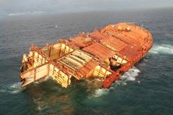Container ship 'Rena': Photo credit MNZ