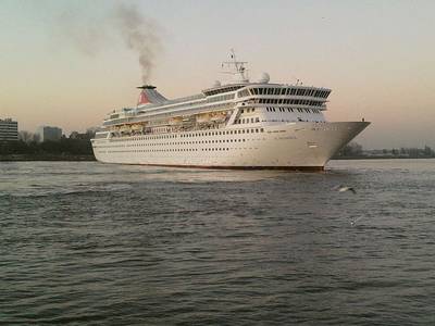 Cruise Ship 'Balmoral': Photo credit Wiki CCL 'Berthfmn'