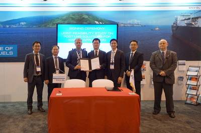 DNV GL and KSOE have signed an MOU to develop low-carbon fuels. Pictured is the MOU signing ceremony which took place at the Gastech trade fair in Houston, Texas, last month. (Photo: DNV GL / KSOE)
