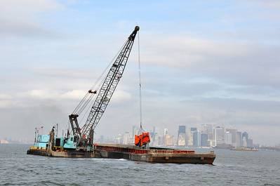 Dredging operation: Photo Wikimedia CCL