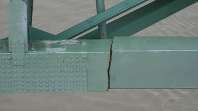 Earlier this month, a significant crack discovered on the Hernando DeSoto Bridge brought Mississippi River traffic to a halt near Memphis, freezing more than 60 vessels and 1,000 barges. (Photo: Tennessee Department of Transportation)