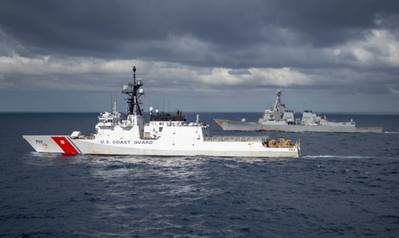 File photo: Legend-class cutter USCGC Stratton (WMSL 752) and Arleigh Burke-class guided-missile destroyer USS
McCampbell (DDG 85) in the Coral Sea in 2019. (Photo: John Harris / U.S. Navy)