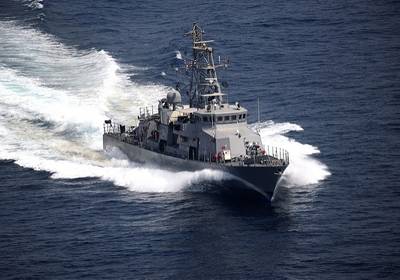 USS Firebolt  (U.S. Navy photo by Mass Communication Specialist 2nd Class Walter M. Wayman)