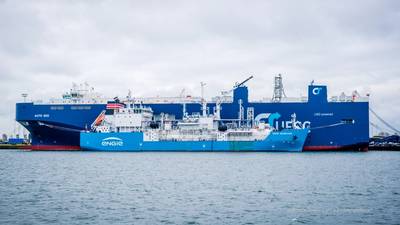 First LNG ship-to-ship operation in the port of Zeebrugge (Photo: Port of Zeebrugge)