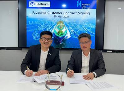From left: Alvin Gan, Executive Vice President, Repairs and Upgrades, Seatrium and JinChul Hong, Vice President, Hyundai LNG Shipping (Source: Seatrium)