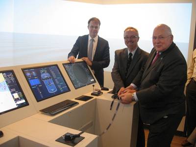 From left to right: Bas Buchner (President of MARIN), Robert Hanraads (The Nautical Institute) and Peter Noble (President of SNAME)