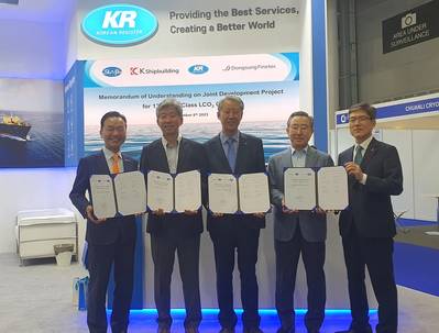 From left to right: CHOI Geum-sik (CEO of Sunbo Industries),
JANG Yoon-keun (CEO of K Shipbuilding), LEE Hyungchul (Chairman & CEO of KR),

BAEK Jeongho (Chairman of Dongsung Chemical), CHOE Yong-seok (CEO of Dongsung Finetec)