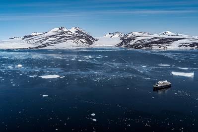 Copyright: ©Studio PONANT/Ophelie Bleunven
- photo taken during ice navigation flight.