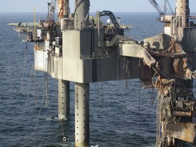 Hercules 265 Rig damage: Photo courtesy of USCG