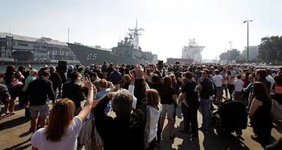 HMAS Melbourne departure: Photo credit RAN