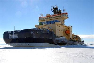 Icebreaker Oden: Photo credit SWEDARCTIC