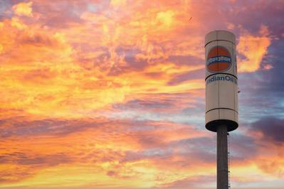 Indian Oil Corp has signed a five-year import deal with trader Trafigura to buy 2.5 million metric tons of liquefied natural gas (LNG) in a $1.3–$1.4 billion deal. Credit: Adobe Stock/Memories Over Mocha