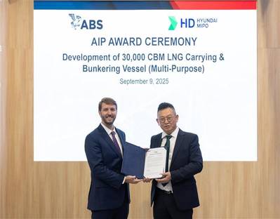 (L to R): Joshua Divin, ABS Senior Vice President, Marine Business Development, with Dongjin Lee, Executive Vice President, Head of Initial Design Division & Detailed Design Division at HD Hyundai Mipo, at Gastech 2025 in Milan, Italy. © ABS