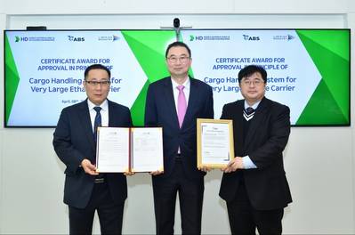 (L to R): Jungsik Kim, Managing Director, Liberian Registry; Youngjun Nam, COO and Executive Vice President of SD Business Unit, HD KSOE; and Kwangnam Jung, Business Development Manager, ABS Korea 