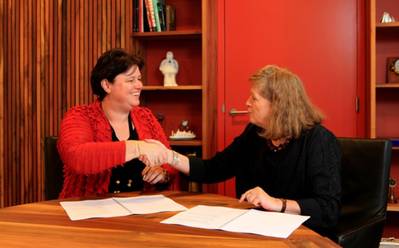 Karin Orsel (left) President and CEO of MF Shipping Group, will be the keynote speaker at WISTA USA’s tenth annual luncheon, kicking off the CMA Shipping 2015.  (Photo: http://www.managementfacilities.nl)